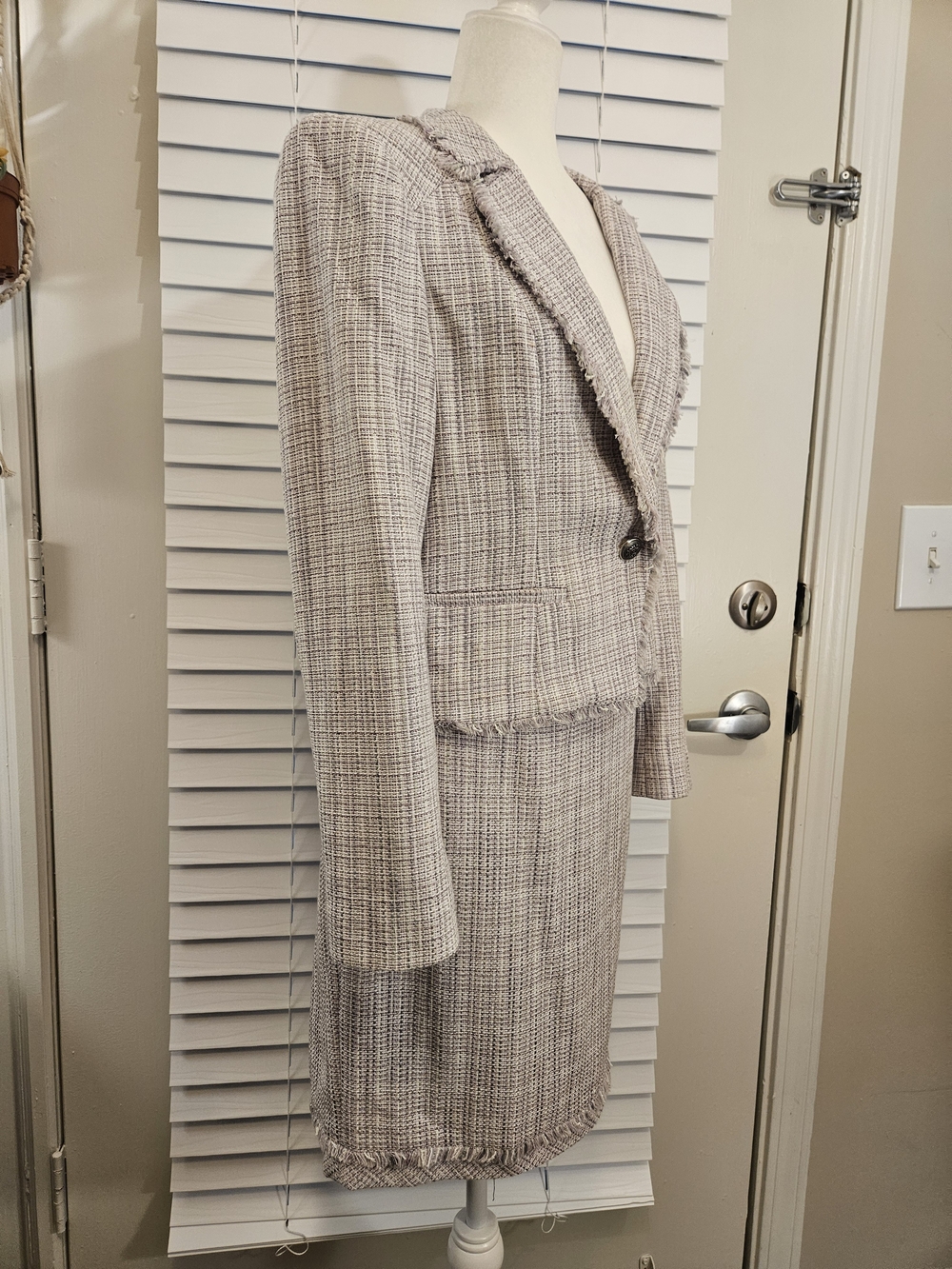 White House Black Market Lilac Tweed Skirt Blazer Set Fringe Pencil Skirt Sz 8 - Picture 4 of 12